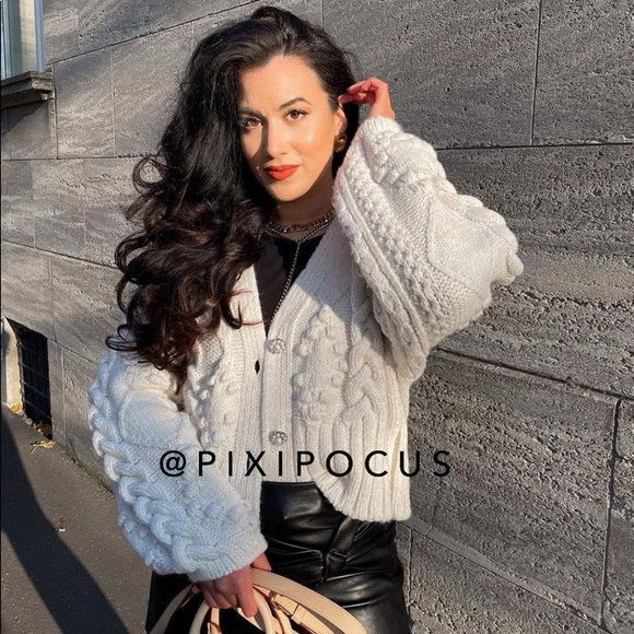 ❌ - Picture 3 of 12